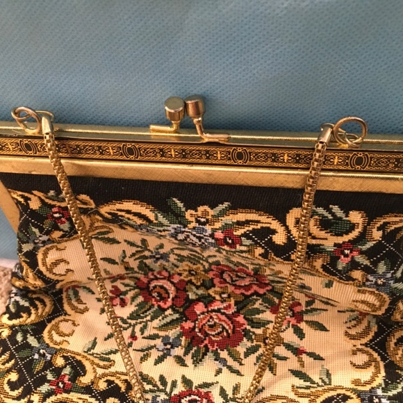 Tapestry floral small handbag with gold chain handle - Picture 5 of 11